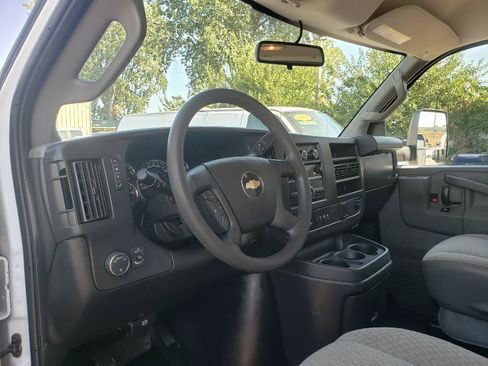 Used 2019 Chevrolet Express 3500 w/ Power Convenience Package RWD image 12