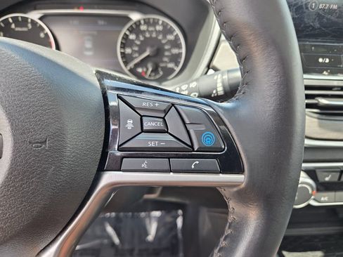 Used 2024 Nissan Altima 2.5 SV w/ SV Premium Package FWD image 30