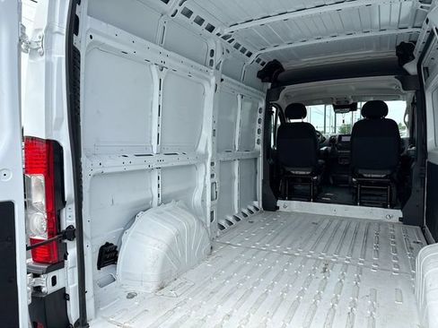 Used 2025 RAM ProMaster 2500 w/ Safety Group FWD image 12