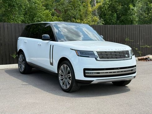 Certified 2025 Land Rover Range Rover Long Wheelbase SE AWD/4WD image 7