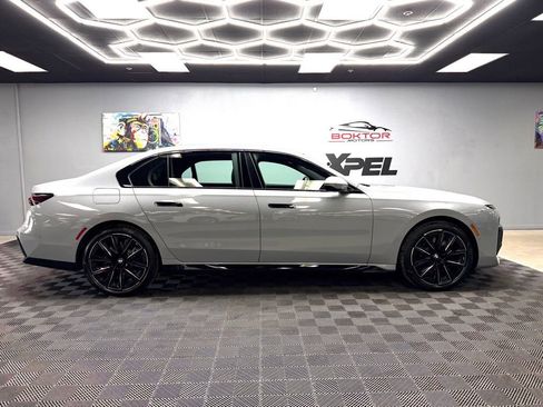 Used 2023 BMW 740i w/ Parking Assistance Package RWD image 17