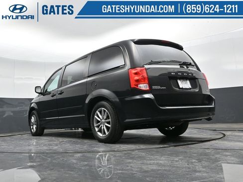 Used 2016 Dodge Grand Caravan SE image 36