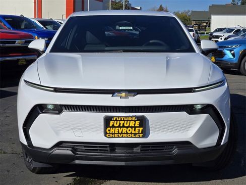 New 2026 Chevrolet Equinox EV LT image 2