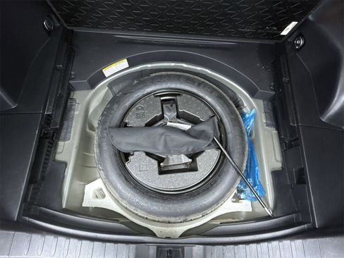 Used 2021 Toyota RAV4 XLE image 43