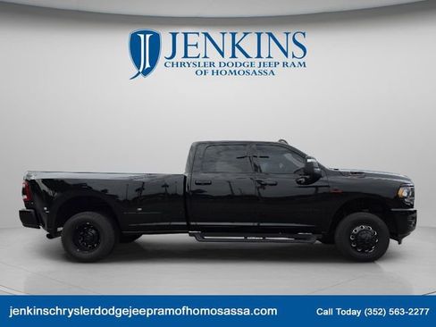 Used 2024 RAM 3500 Big Horn w/ Night Edition AWD/4WD image 2