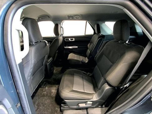 Used 2024 Ford Explorer XLT RWD image 24