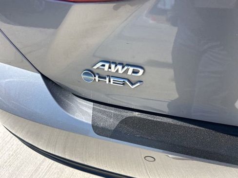 Used 2025 Toyota Camry XLE w/ Premium Plus Package image 5