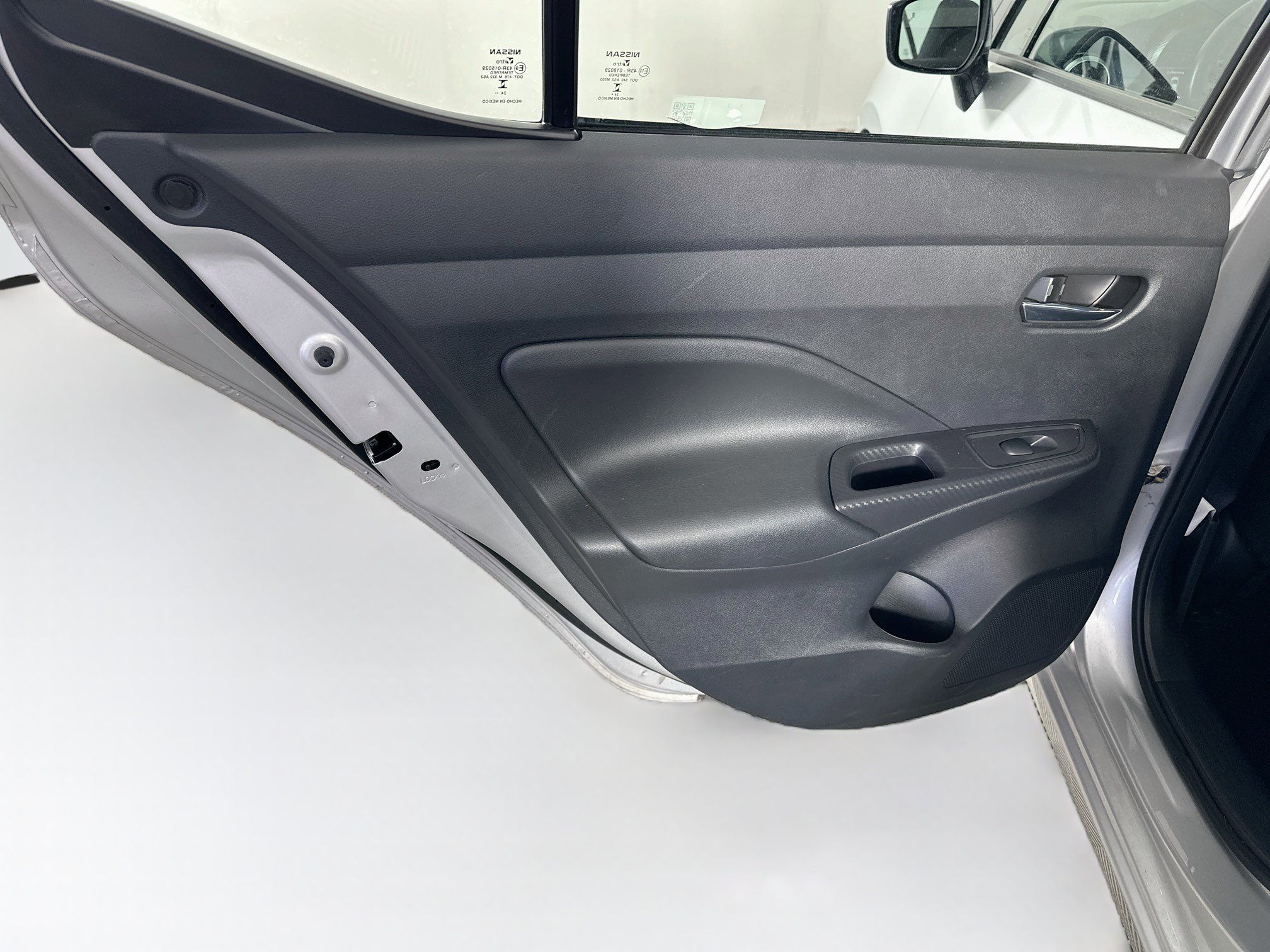 Used 2025 Nissan Versa SV FWD image 25