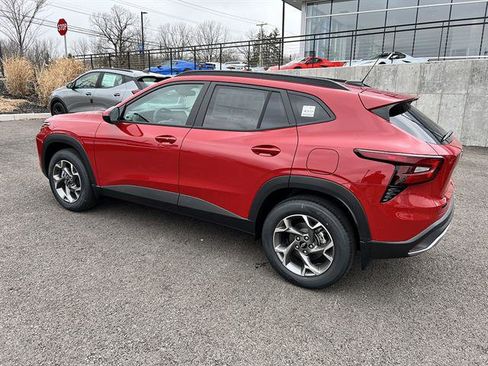 New 2026 Chevrolet Trax LT w/ Driver Confidence Package FWD image 3