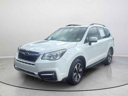 Used 2017 Subaru Forester 2.5i Premium w/ Popular Package #1A AWD/4WD image 5