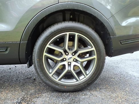 Used 2018 Ford Explorer Sport AWD/4WD image 6