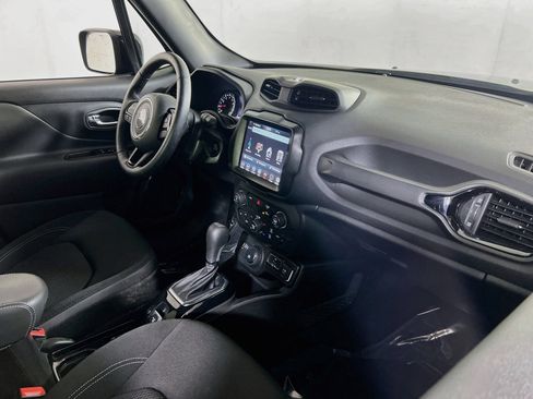 Used 2022 Jeep Renegade Altitude w/ Convenience Group AWD/4WD image 28