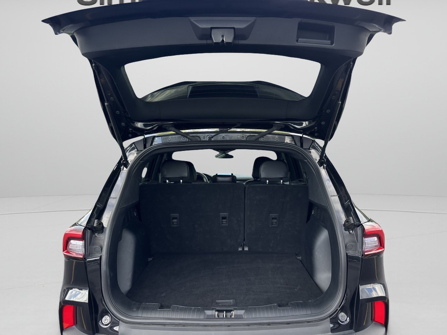 Used 2025 Ford Escape ST-Line AWD/4WD image 8