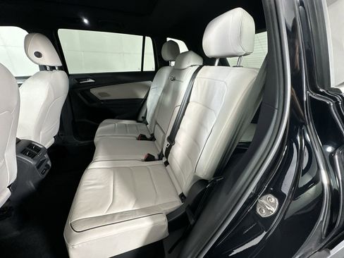 Used 2020 Volkswagen Tiguan SEL Premium R-Line image 27