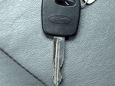 Used 2003 Ford Focus ZTW FWD image 28