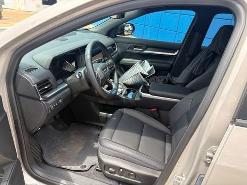 Used 2026 GMC Terrain Elevation w/ Elevation Premium Package FWD image 11
