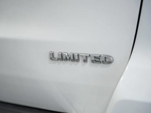 Used 2019 Jeep Grand Cherokee Limited AWD/4WD image 8