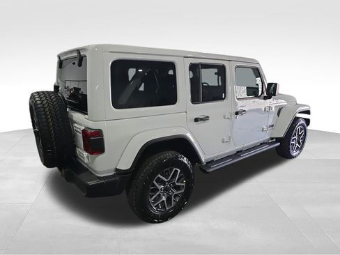 New 2026 Jeep Wrangler Unlimited Sahara AWD/4WD image 11