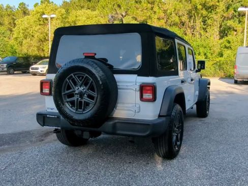 Used 2024 Jeep Wrangler Unlimited Sport AWD/4WD image 23