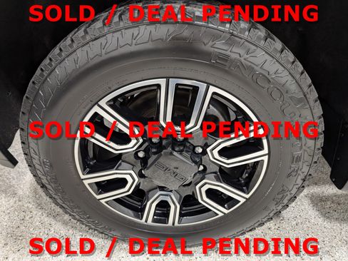 Used 2020 GMC Sierra 2500 AT4 w/ AT4 Premium Package AWD/4WD image 12