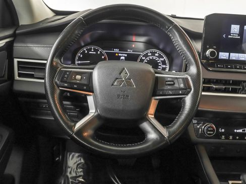 Used 2024 Mitsubishi Outlander AWD image 21