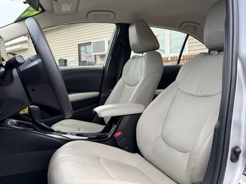 Used 2020 Toyota Corolla LE image 10