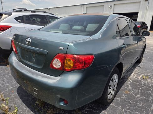 Used 2010 Toyota Corolla FWD image 3