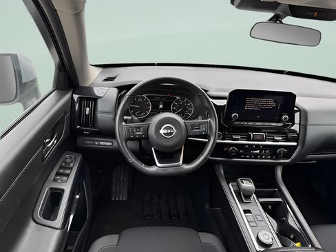 Used 2024 Nissan Pathfinder SV AWD/4WD image 7