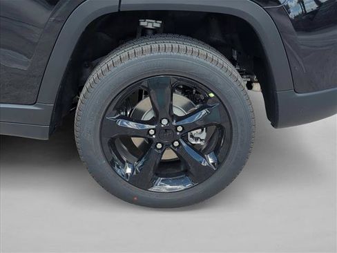 New 2025 Jeep Grand Cherokee Limited w/ Black Appearance Package RWD image 10