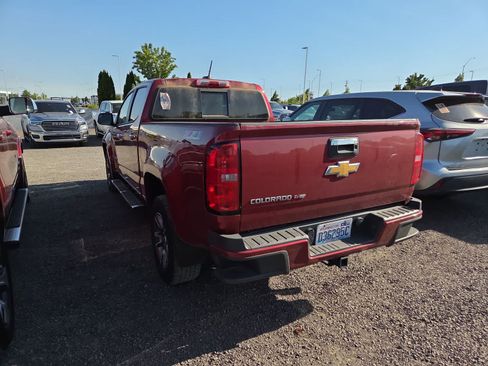 Used 2017 Chevrolet Colorado Z71 AWD/4WD image 3