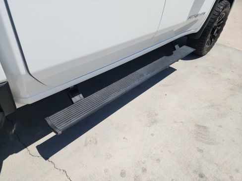 Used 2022 GMC Sierra 2500 AT4 w/ AT4 Preferred Package image 22