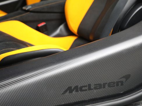 Used 2024 McLaren 750S RWD image 30