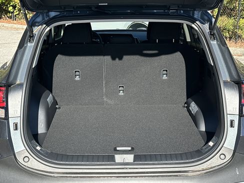 New 2025 Kia Sportage LX image 24