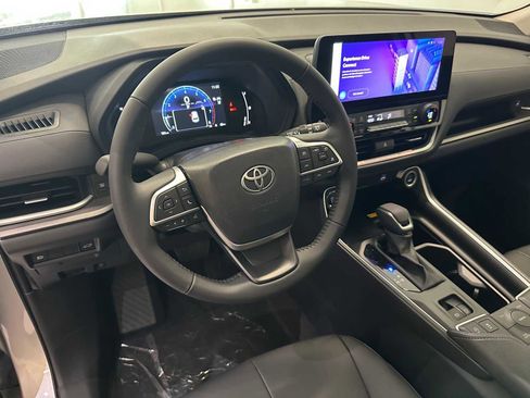 New 2026 Toyota Grand Highlander XLE AWD/4WD image 2