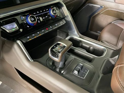 Used 2025 GMC Sierra 1500 Denali w/ Denali Reserve Package AWD/4WD image 19