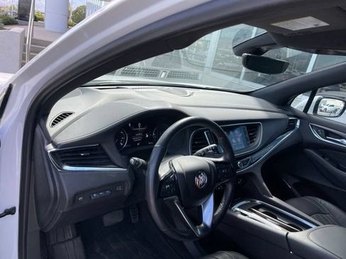 Used 2023 Buick Enclave Avenir w/ Avenir Technology Package AWD/4WD image 7