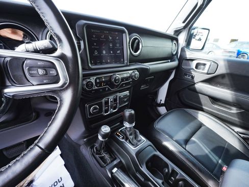 Used 2023 Jeep Wrangler Unlimited Sahara w/ Cold Weather Group image 31