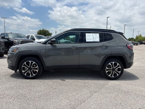 Used 2024 Jeep Compass Limited AWD/4WD image 2