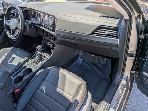 Used 2024 Volkswagen Jetta SE FWD image 33