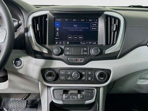 Used 2024 GMC Terrain SLT w/ Tech Package image 13