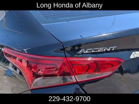 Used 2022 Hyundai Accent SEL FWD image 9