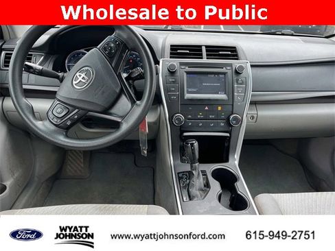 Used 2017 Toyota Camry LE image 12