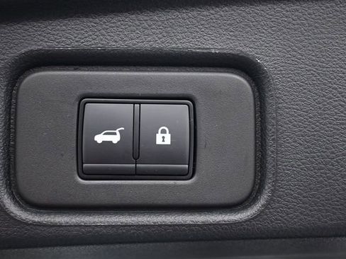 Used 2025 Nissan Pathfinder SL image 29