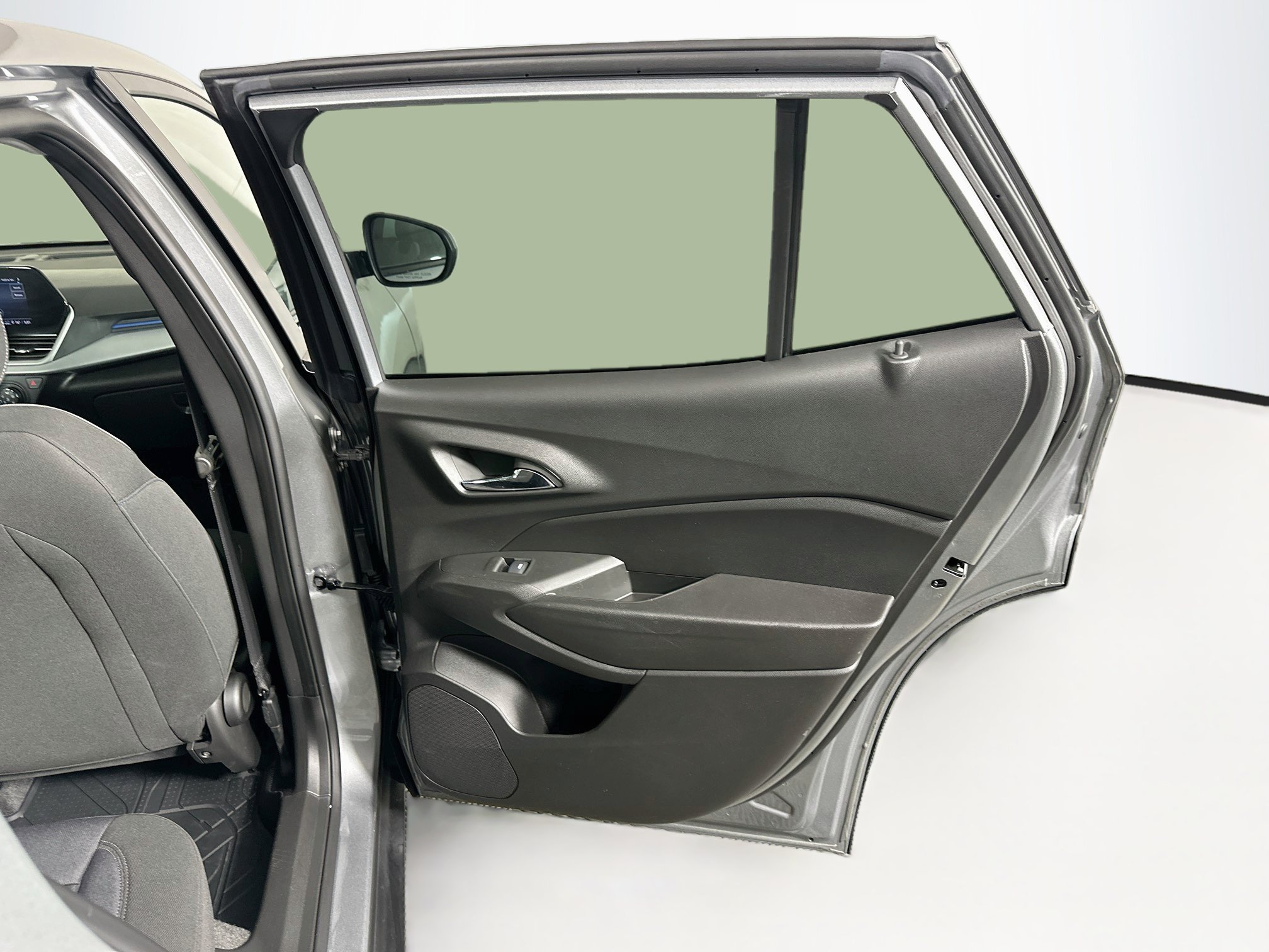Used 2025 Chevrolet Trax LS w/ LS Convenience Package FWD image 27