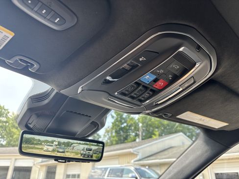 Used 2025 Jeep Wagoneer S Launch Edition AWD/4WD image 26