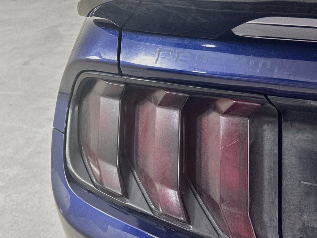 Used 2020 Ford Mustang Coupe RWD image 30