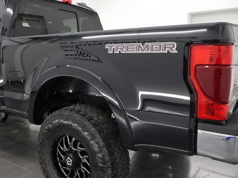 Used 2022 Ford F250 Lariat w/ Tremor Off-Road Package image 37