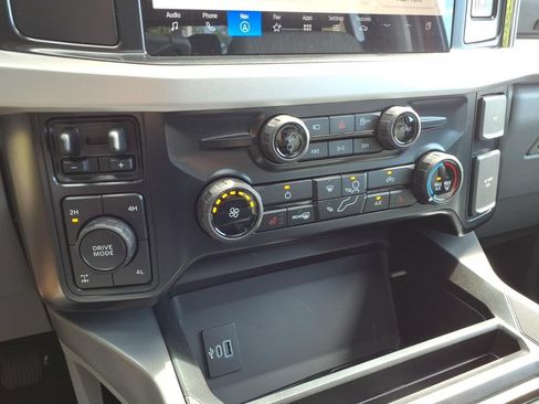 New 2026 Ford F250 XLT w/ XLT Premium Package AWD/4WD image 23