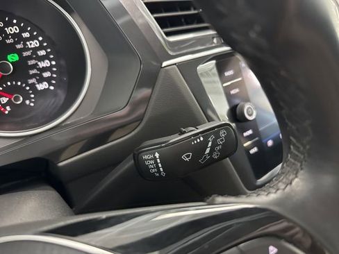 Used 2019 Volkswagen Tiguan SE w/ Panoramic Sunroof Package image 42