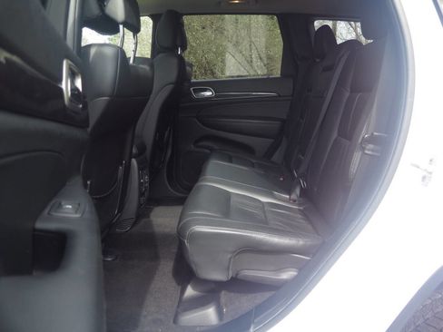 Used 2013 Jeep Grand Cherokee Laredo AWD/4WD image 13